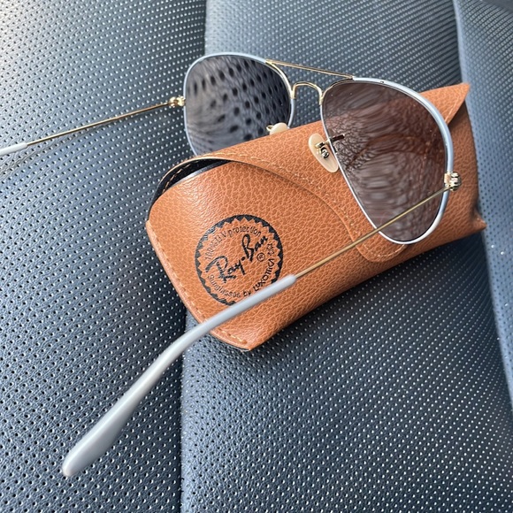 Ray-Ban Aviators - Picture 2 of 3